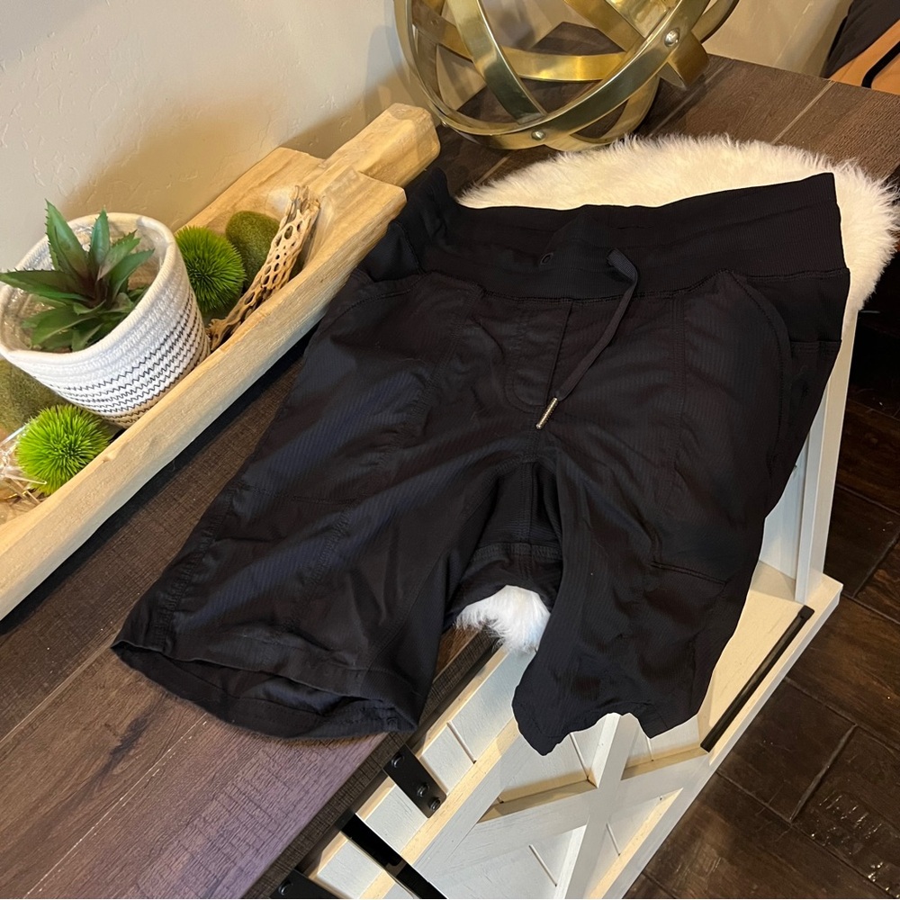 Lululemon Dance Studio Shorts Size 6 Black #inv101